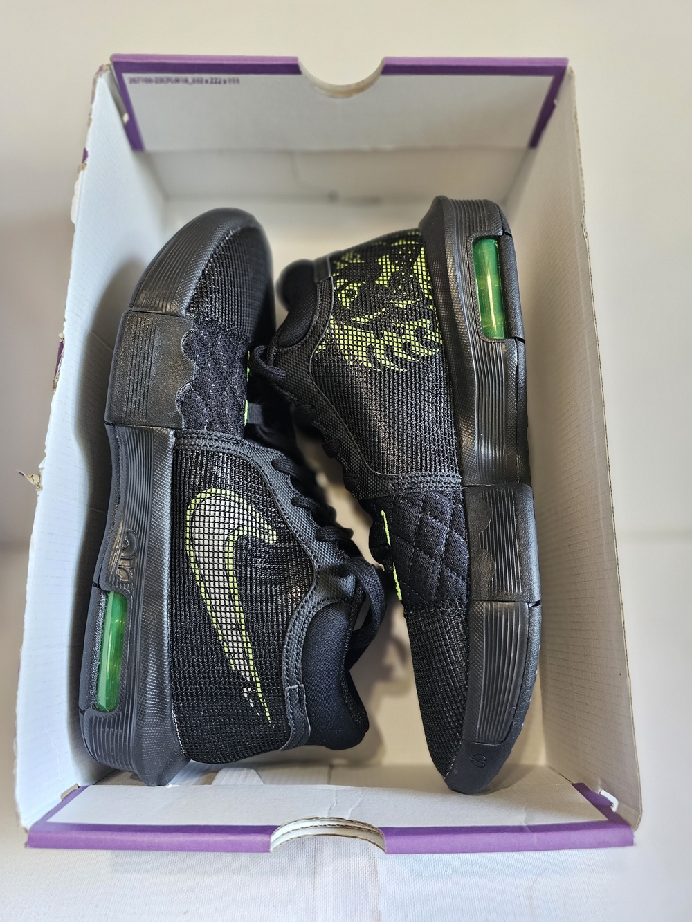 Nike LeBron Witness VIII Black & Neon Green Athletic Sneakers M8